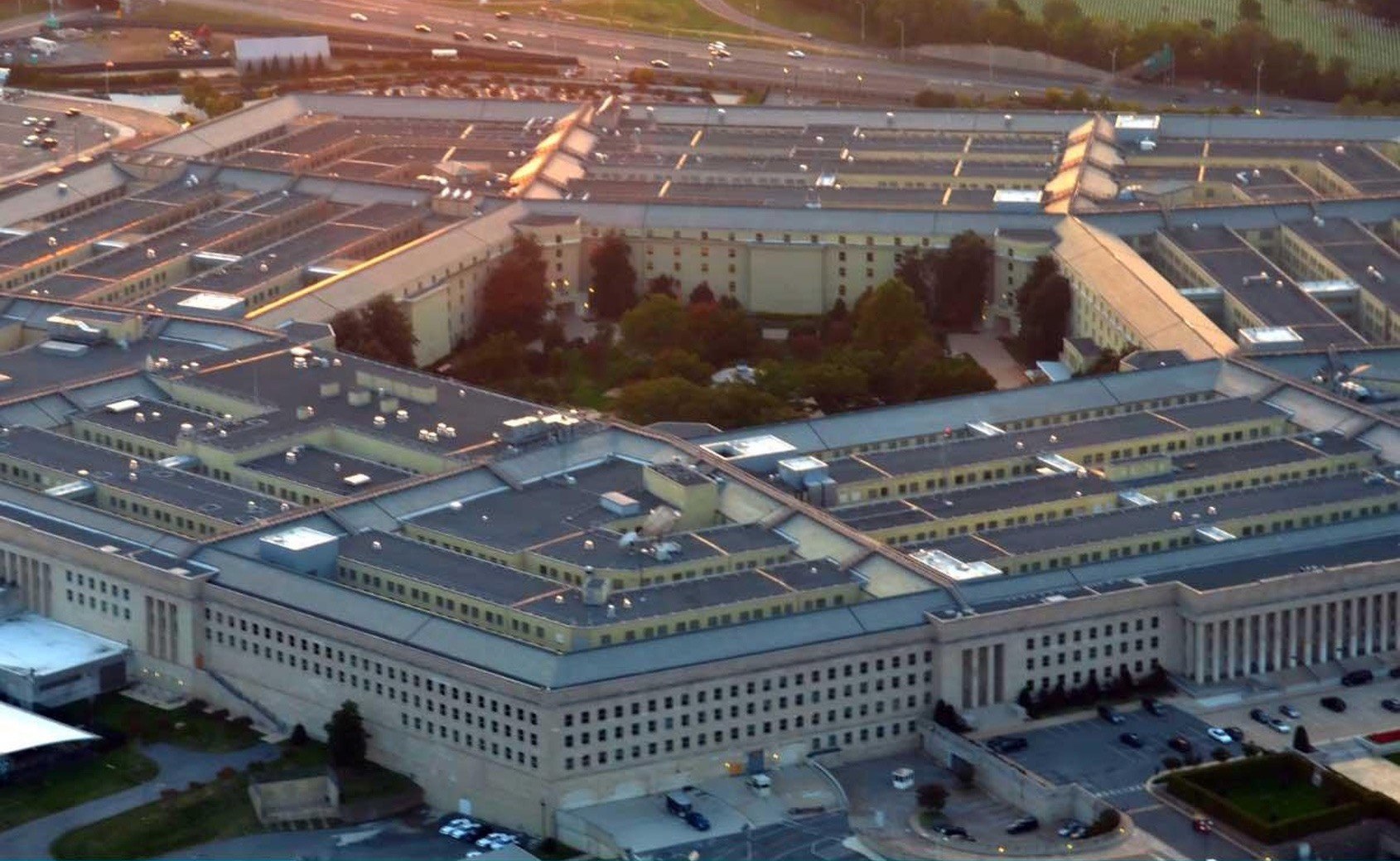 Pentagon IT directive analysis
